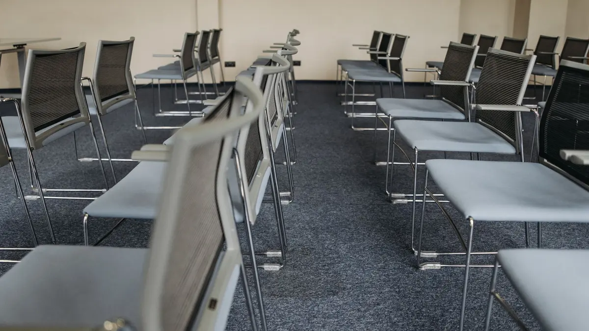 Fotele konferencyjne - prać partiami czy wszystkie naraz?